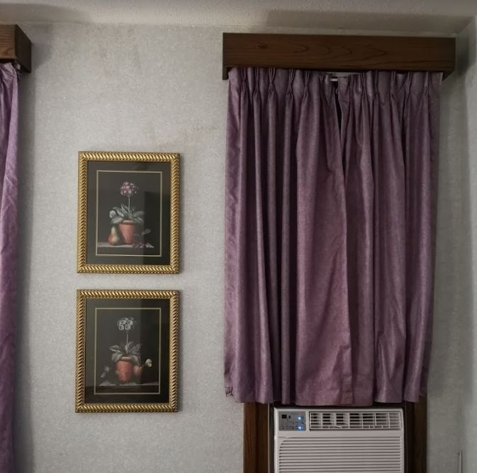 Alma Comfortable Inn and Shifters Restaurant - From Web Listing (newer photo)